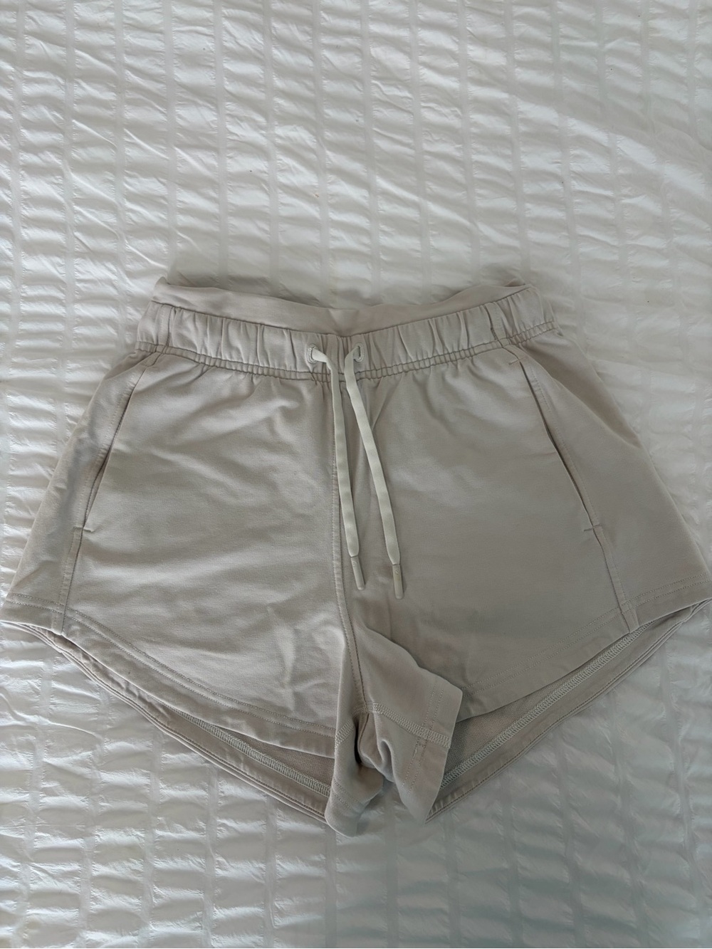 lululemon athletica Women's Drawstring Athletic Shorts - Light Taupe